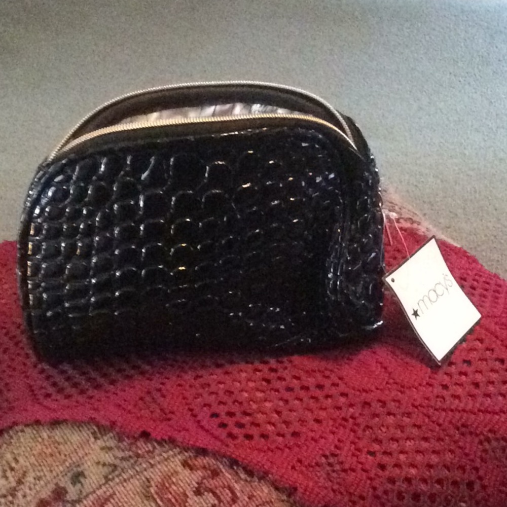 Black alligator🐊embossed makeup/💄cosmetics bag